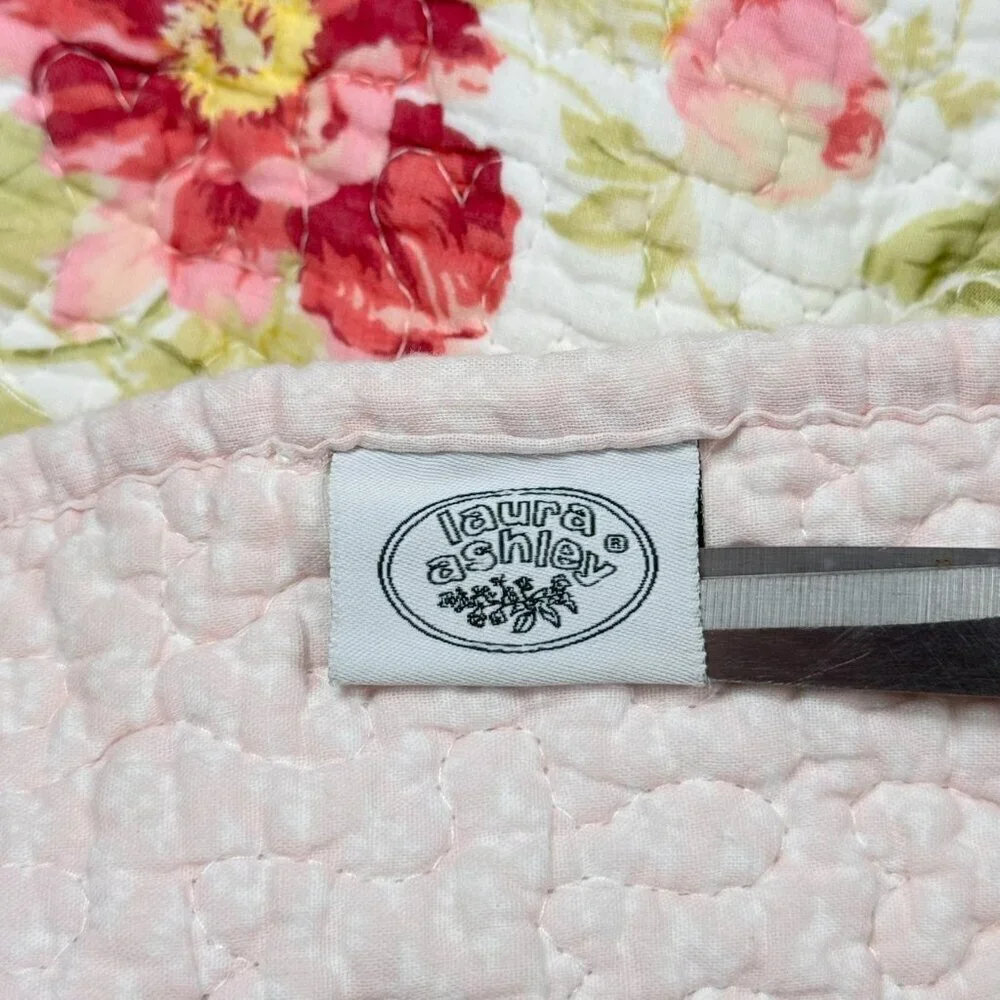 VTG Laura Ashley Reversible Floral Quilt Bedspread Coverlet Queen Cottage Boho